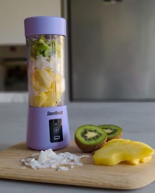 🥝🍍 Začni svoj deň plný energie! 🍍🥝 So SmoothieJet mixérmi si pripravíš lahodné smoothie kedykoľvek a kdekoľvek. 🥤 Vďaka...